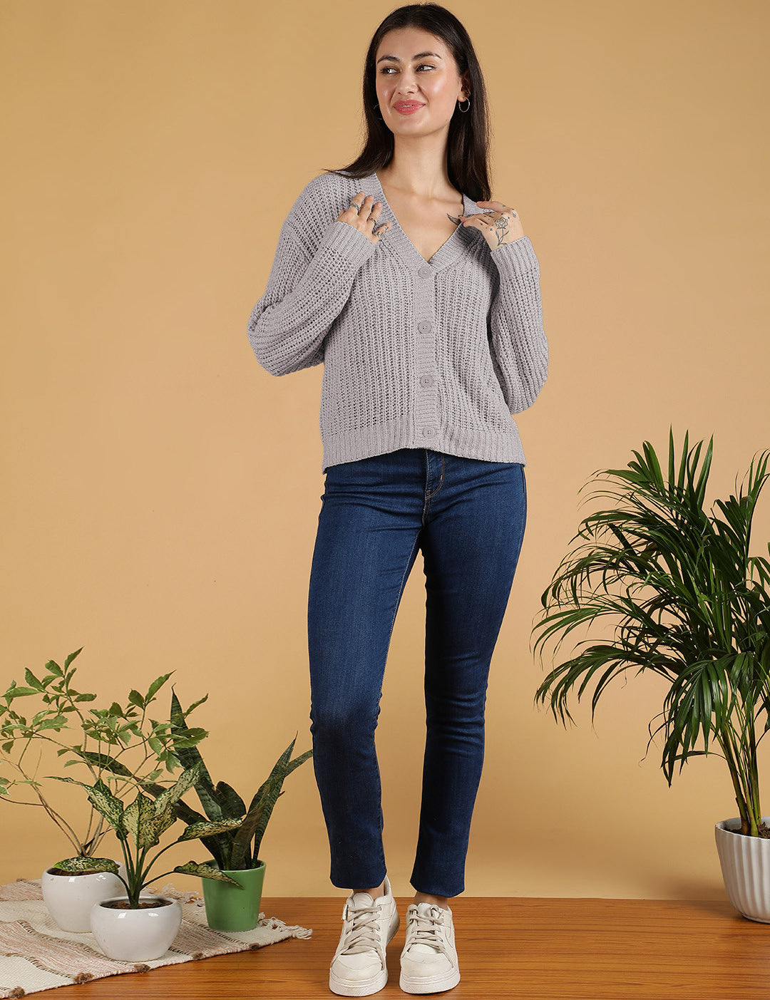 KOTTY Solid V Neck Casual Women Grey Sweater 