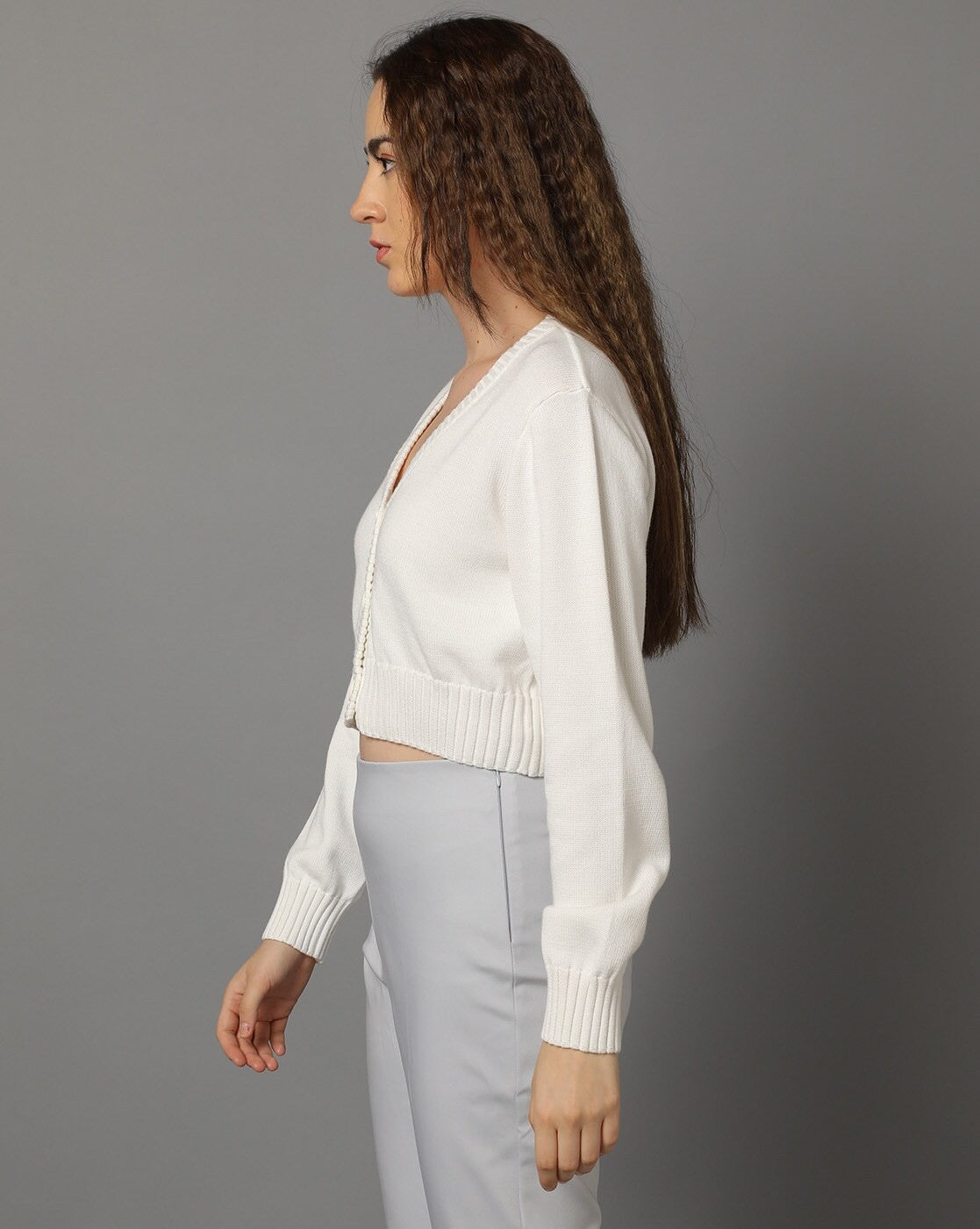 KOTTY Solid V Neck Casual Women White Sweater 