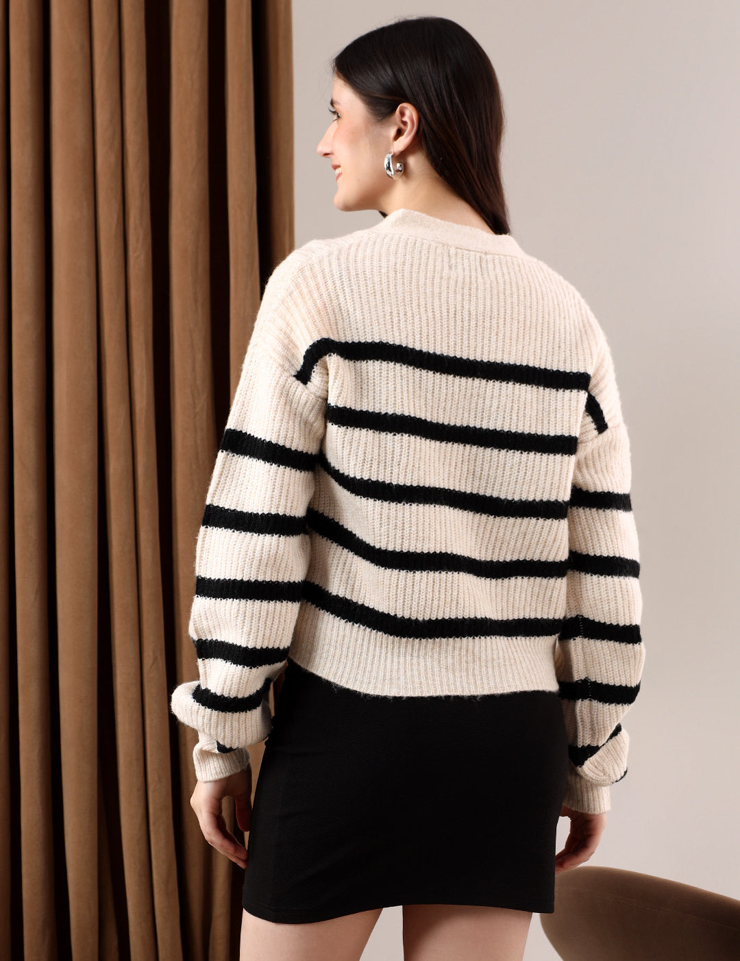 KOTTY Printed V Neck Casual Women Multicolor Sweater 