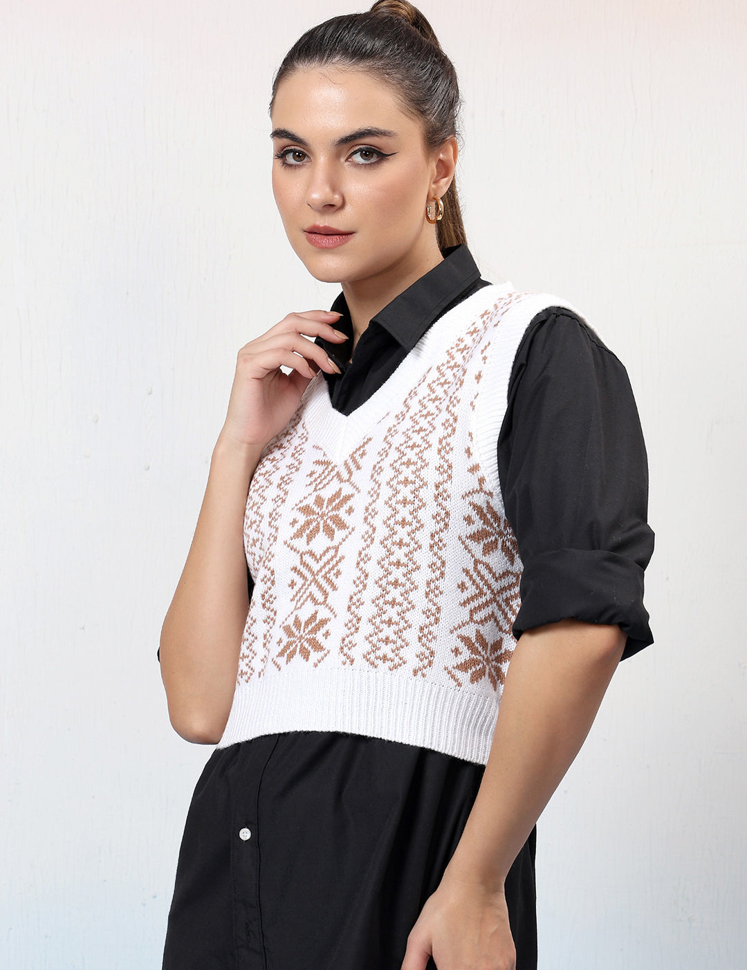 KOTTY Printed V Neck Casual Women Multicolor Sweater 