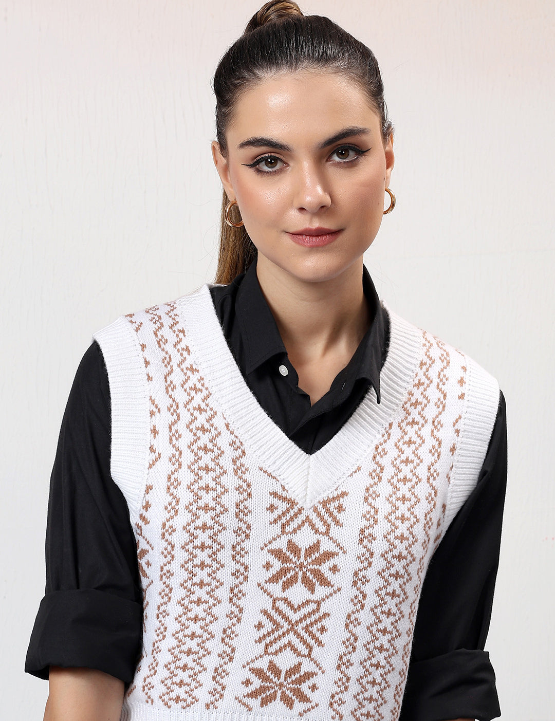 KOTTY Printed V Neck Casual Women Multicolor Sweater 