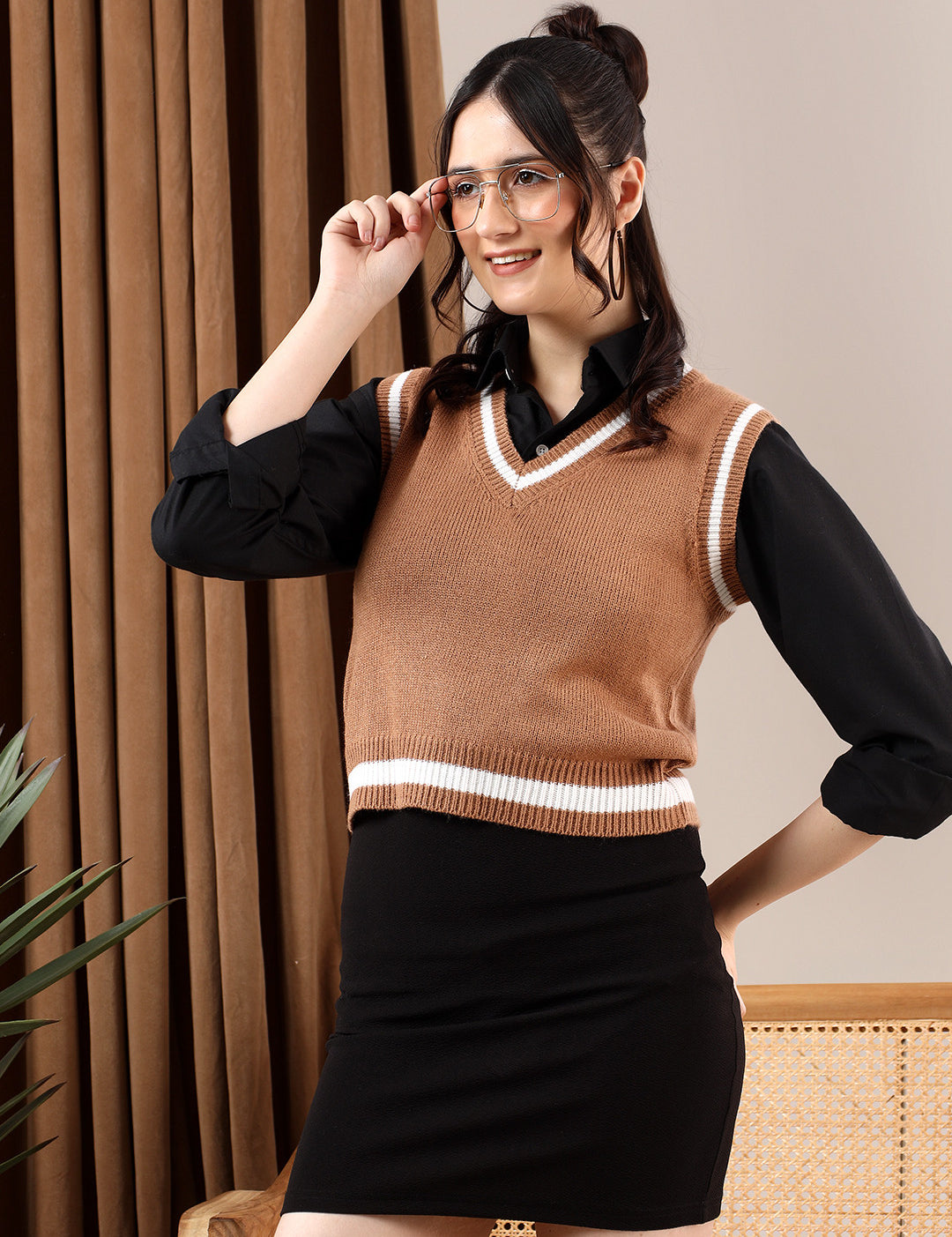 KOTTY Printed V Neck Casual Women Brown Sweater 