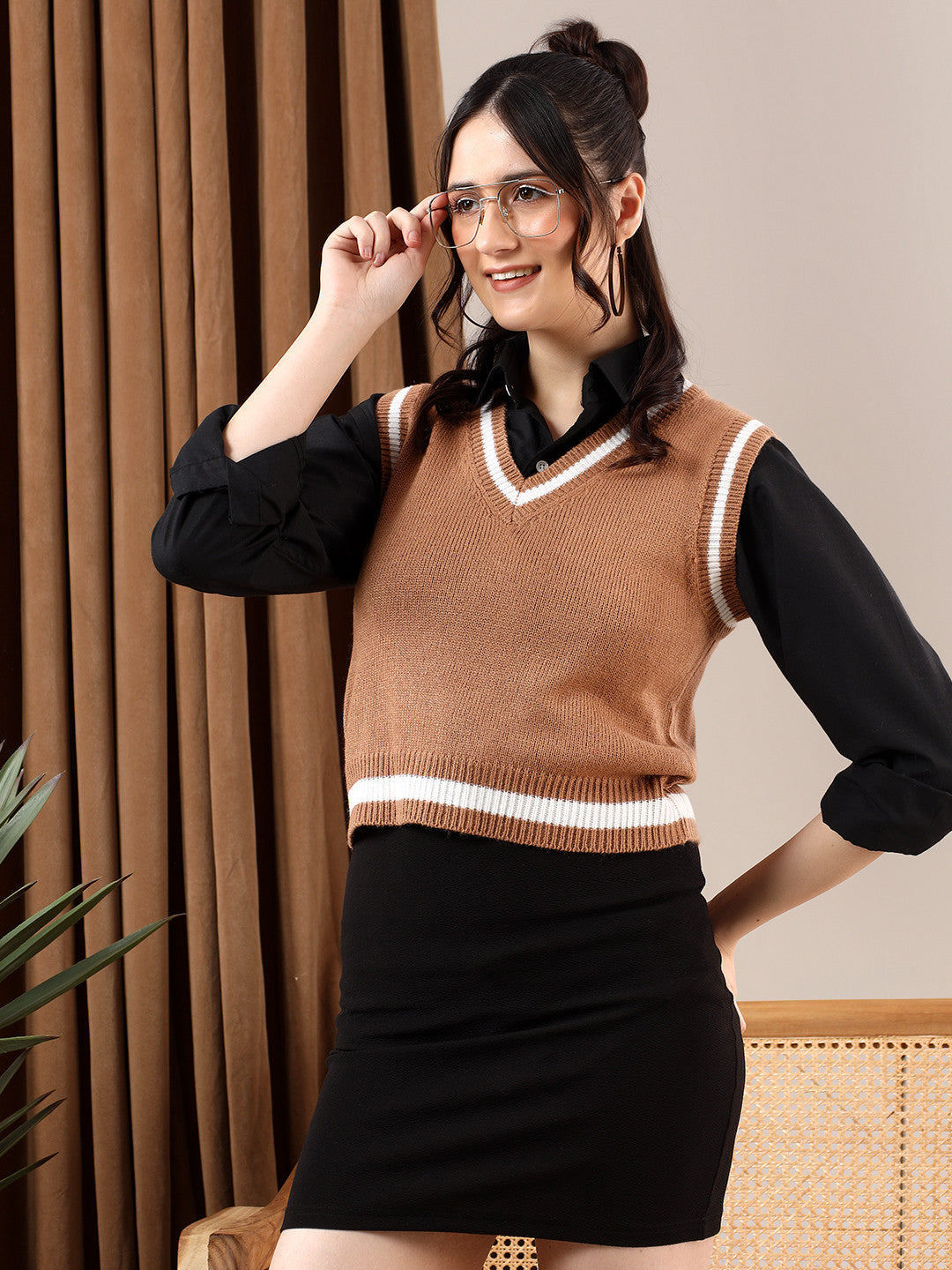 KOTTY Printed V Neck Casual Women Brown Sweater 