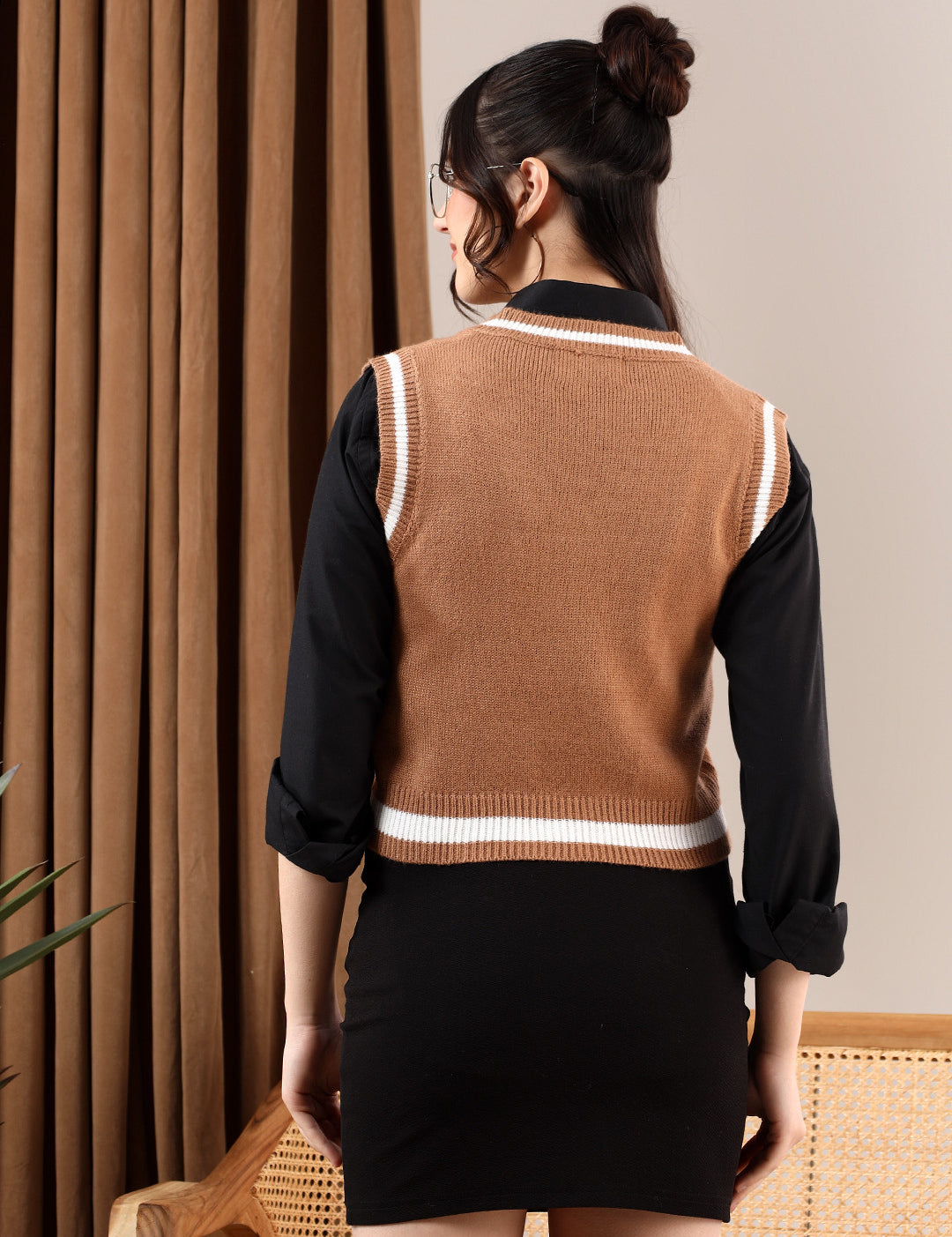 KOTTY Printed V Neck Casual Women Brown Sweater 