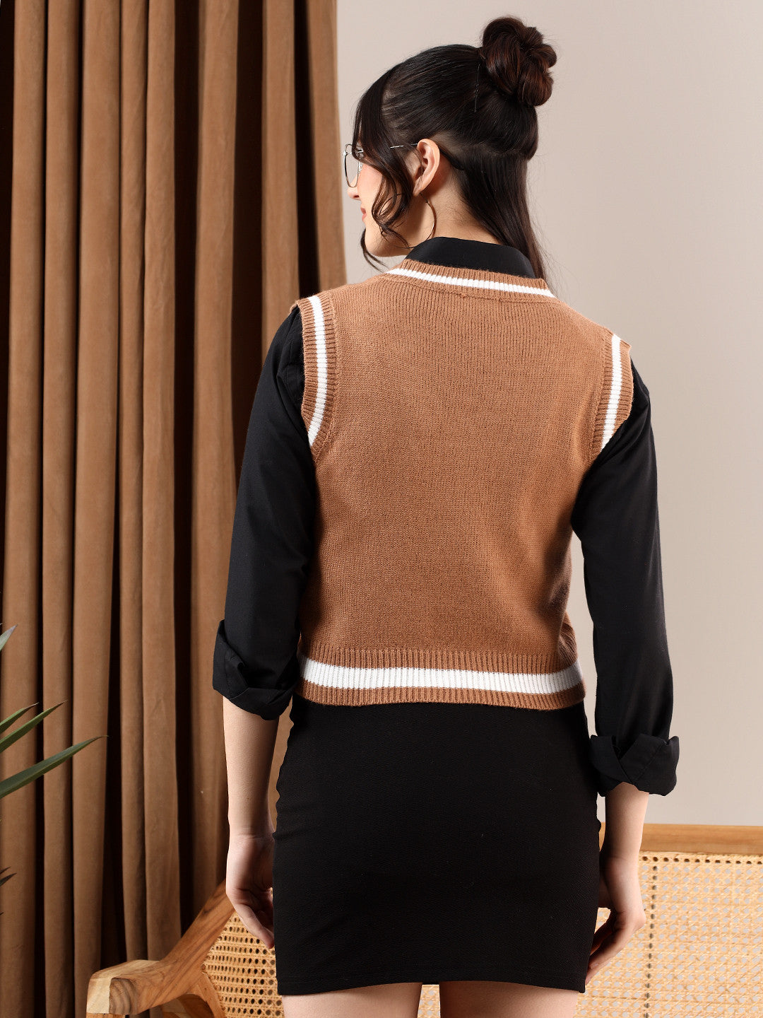 KOTTY Printed V Neck Casual Women Brown Sweater 