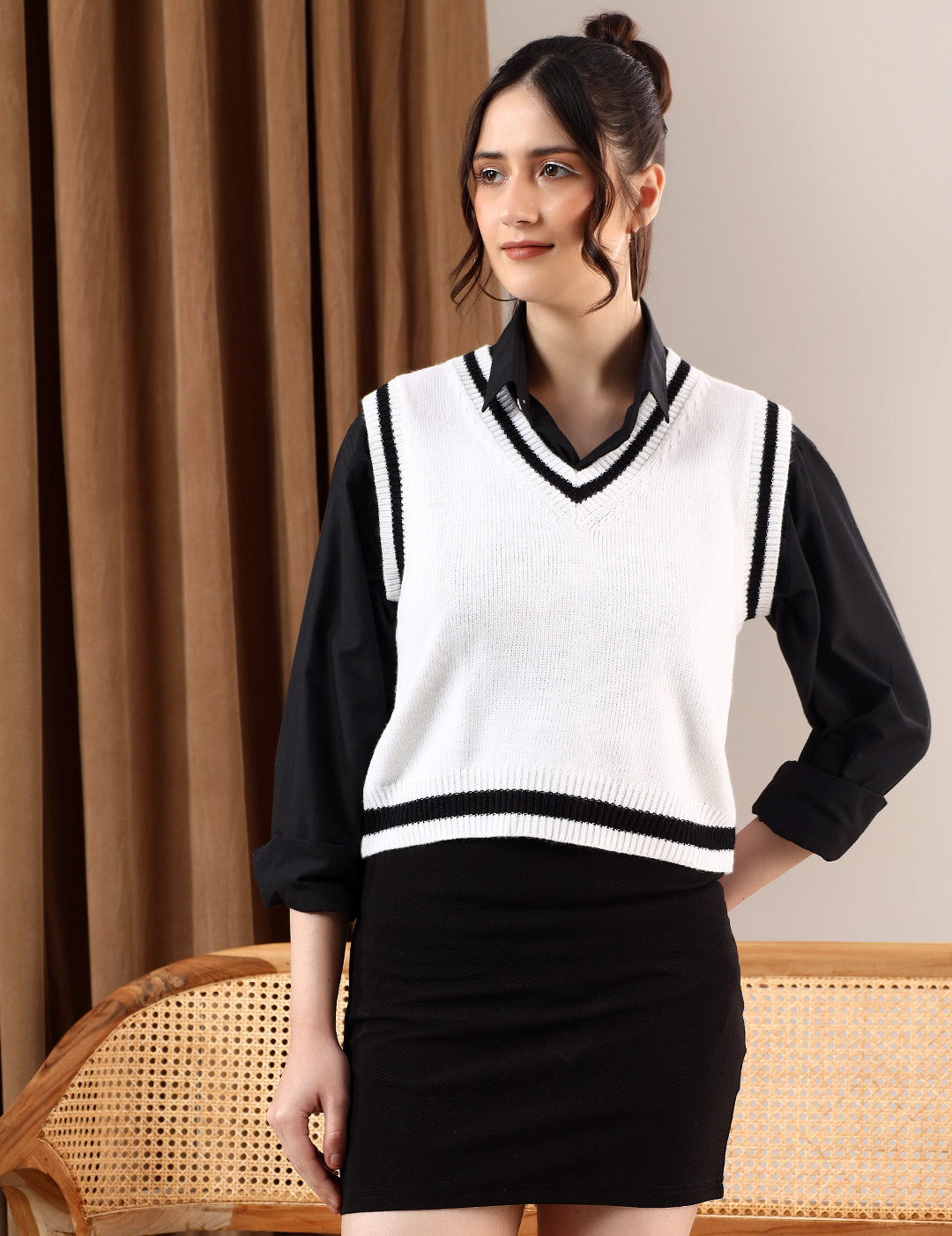 KOTTY Printed V Neck Casual Women White Sweater 