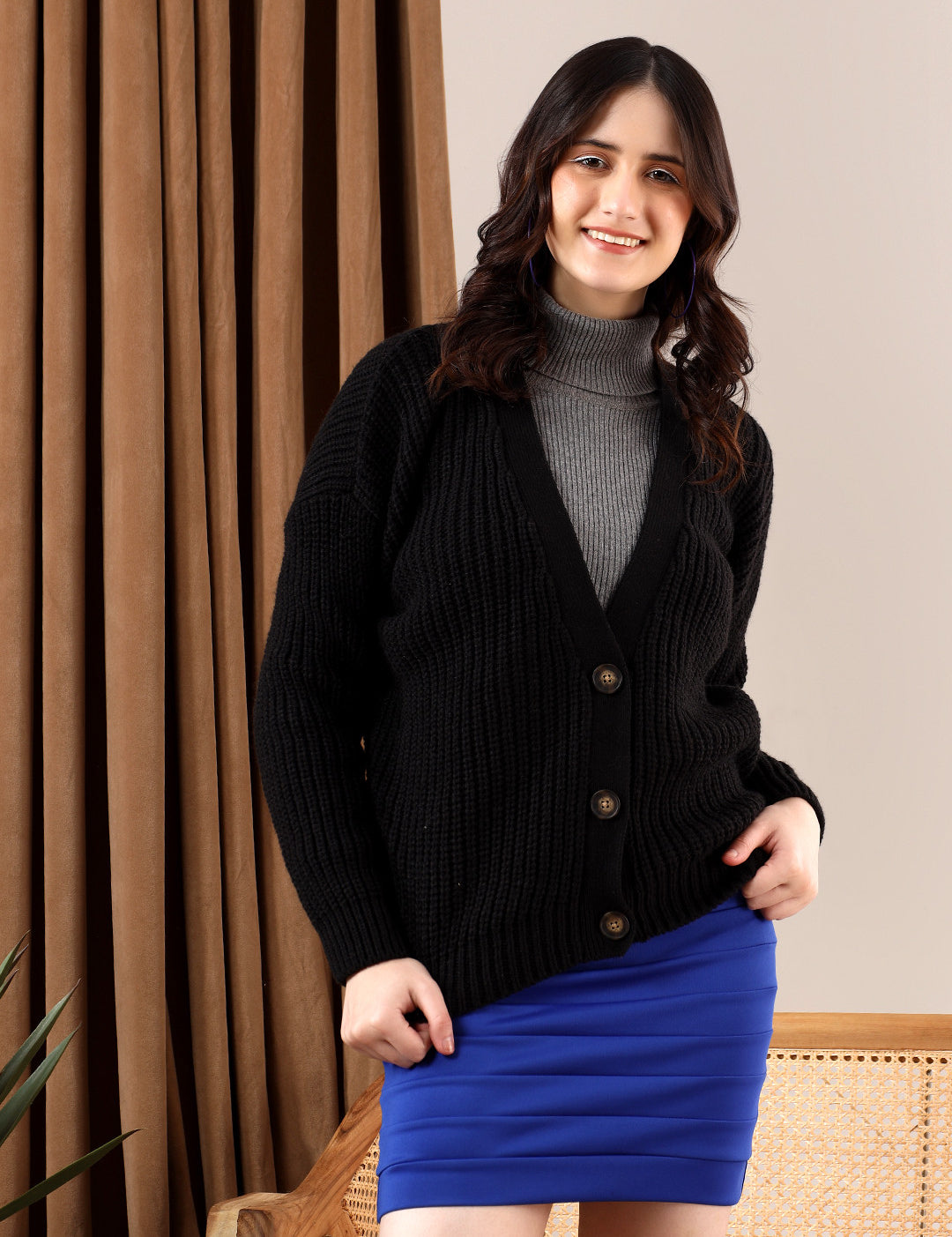 KOTTY Self Design V Neck Casual Women Black Sweater 