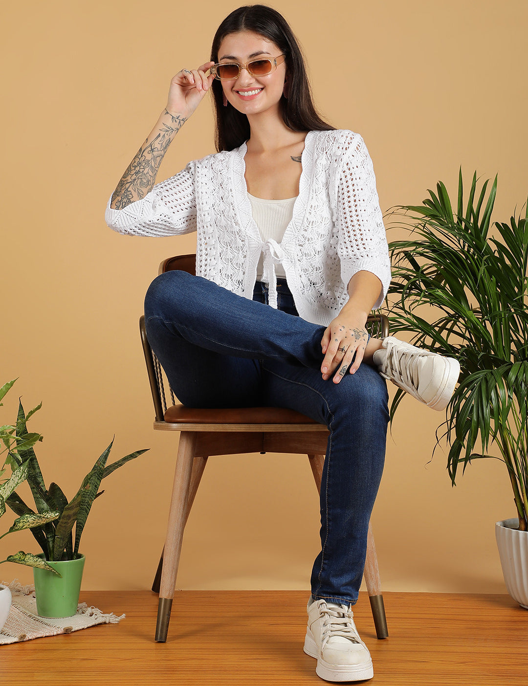 KOTTY Solid V Neck Casual Women White Sweater 