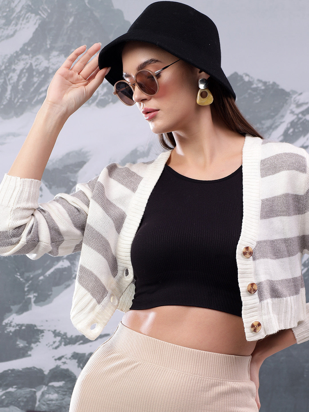 KOTTY Striped V Neck Casual Women Grey Sweater 