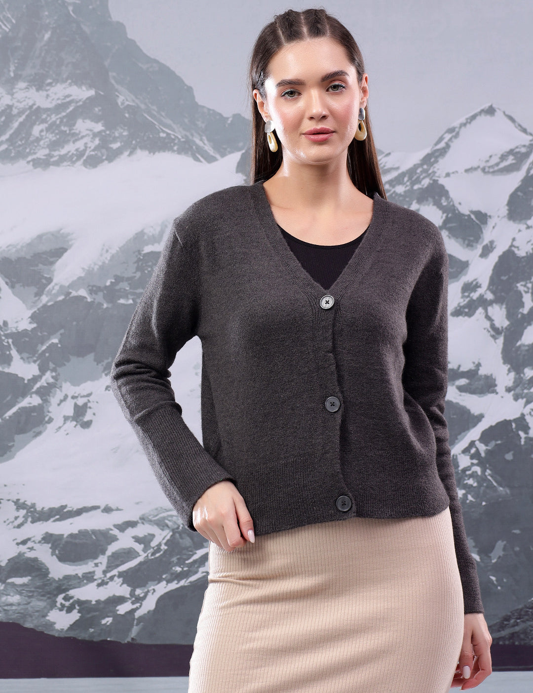 KOTTY Solid V Neck Casual Women Black Sweater 