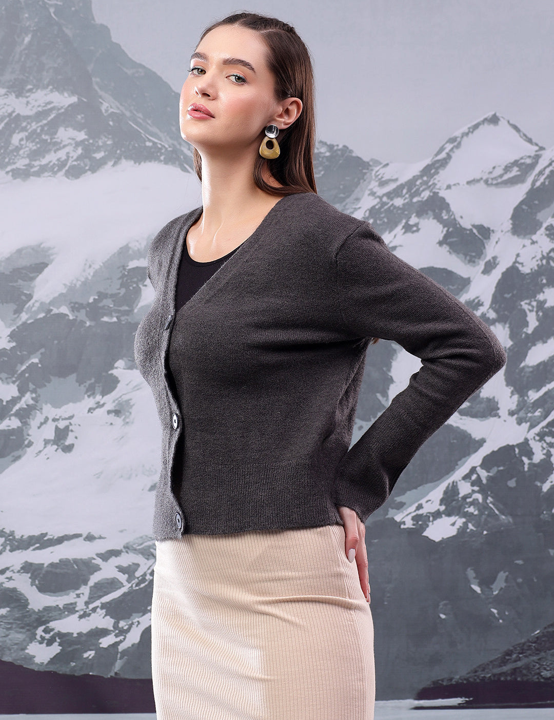 KOTTY Solid V Neck Casual Women Black Sweater 