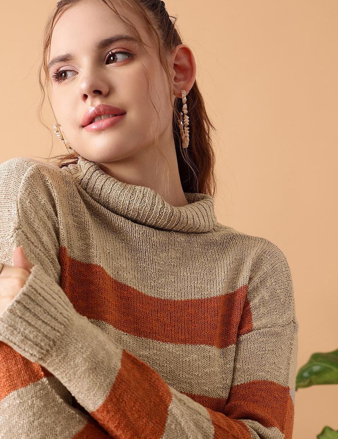 KOTTY Striped Round Neck Casual Women Multicolor Sweater 