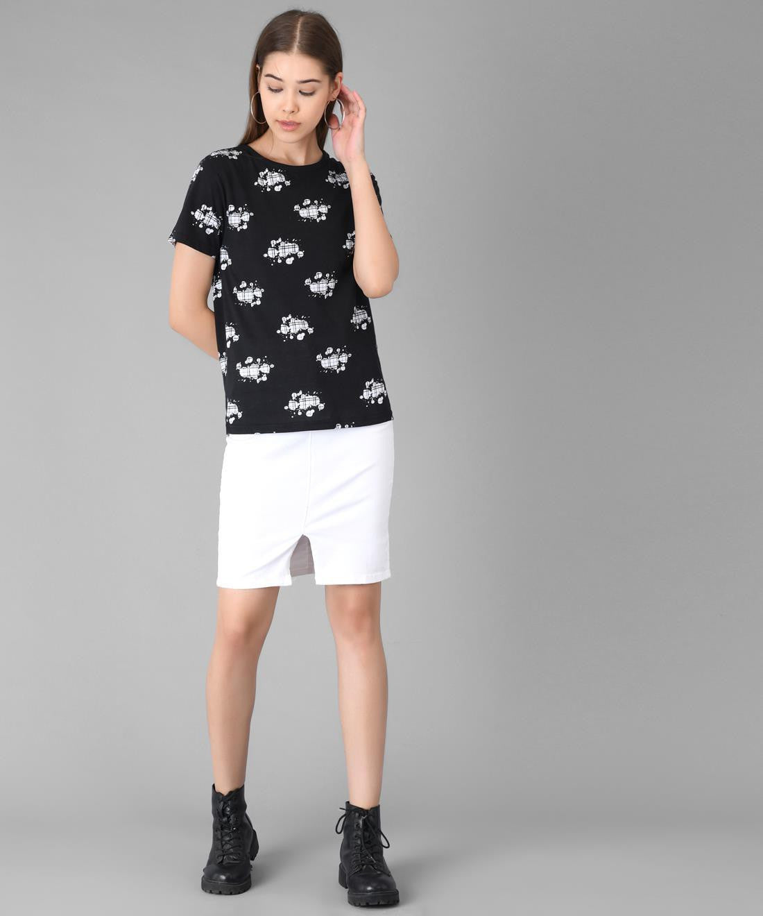KOTTY Printed Women Round Neck Black T-Shirt 