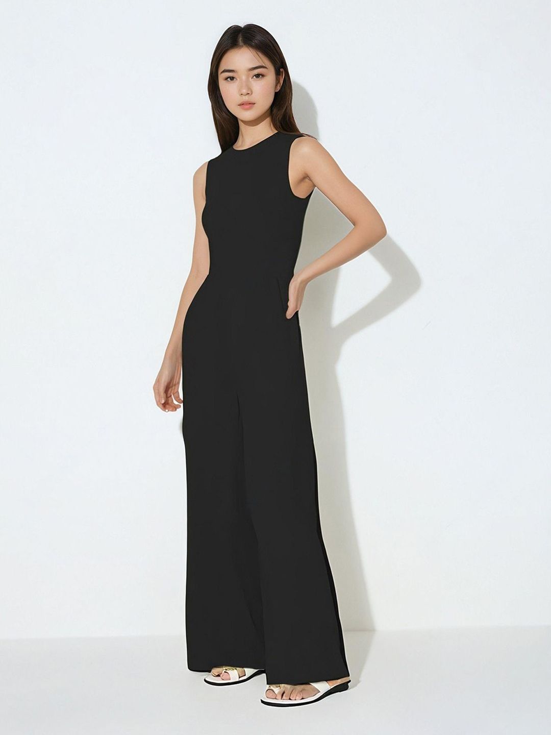 Kotty Round Neck Sleeveless Basic Jumpsuit