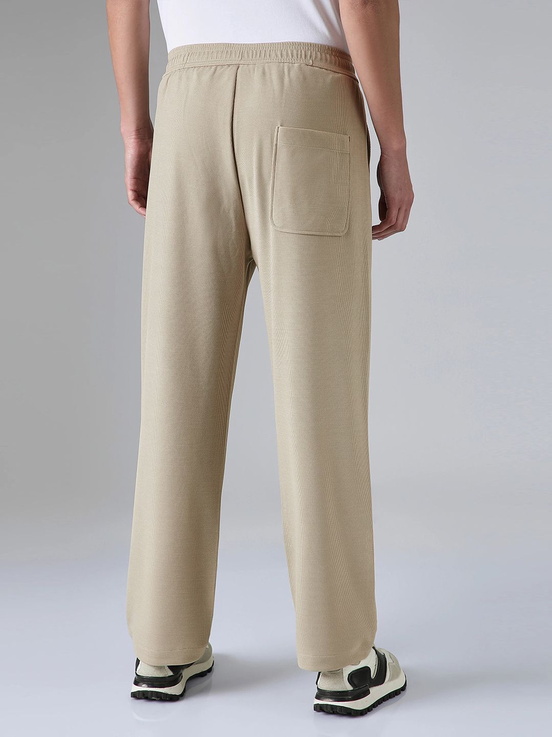 Kotty Men Relaxed Straight Leg Easy Wash Mid-Rise Trousers