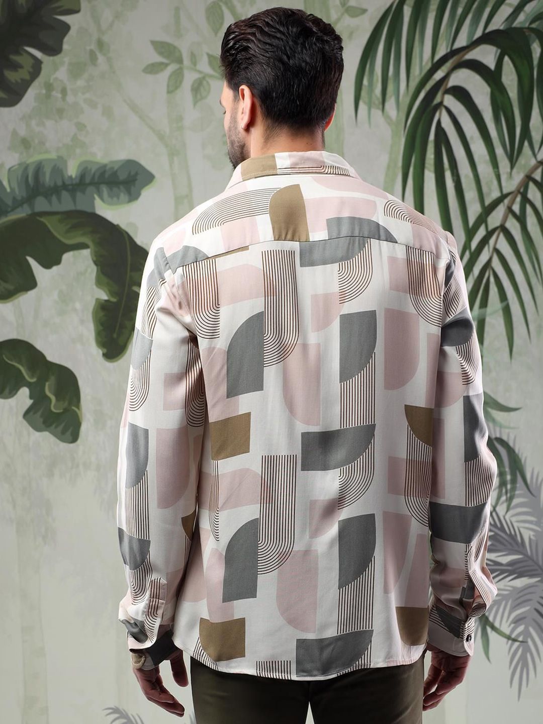 Kotty Men Spread Collar Abstract Printed Cotton Casual Shirt