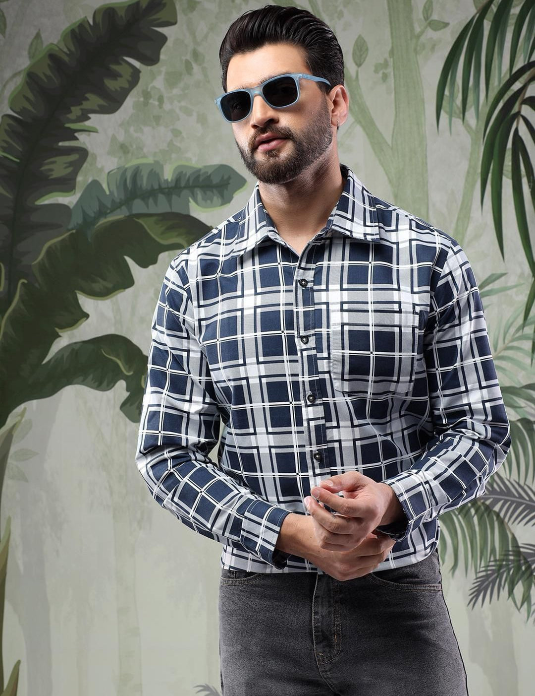 Kotty Men Spread Collar Checked Casual Shirt