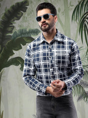 Kotty Men Spread Collar Checked Casual Shirt