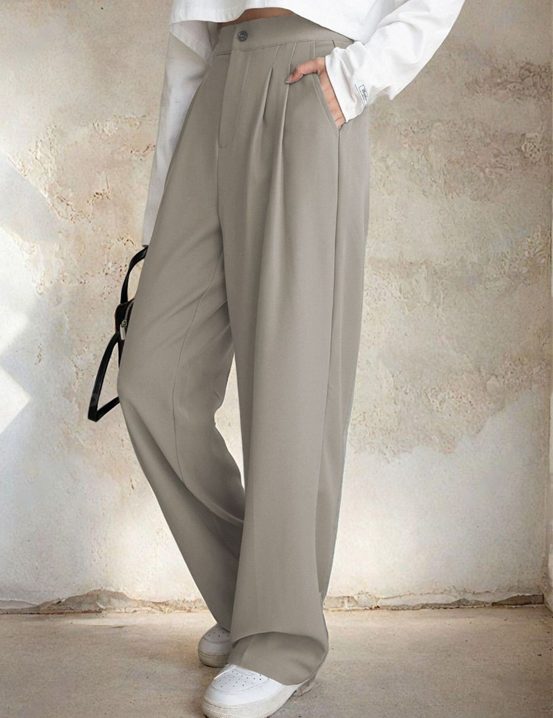 Kotty Women Relaxed Straight Leg Straight Fit High-Rise Easy Wash Trousers