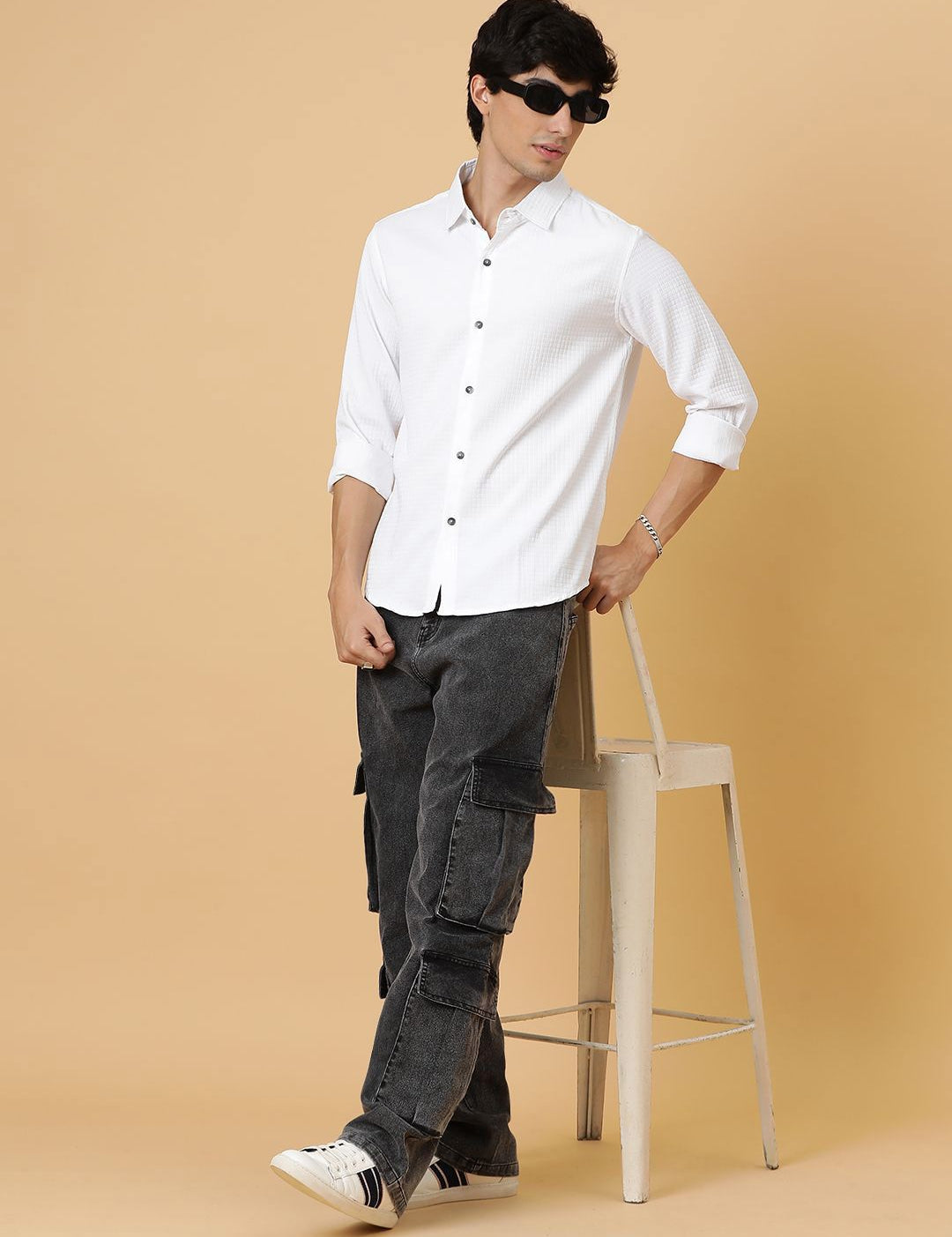 Kotty Men Relaxed Spread Collar Solid Casual Shirt