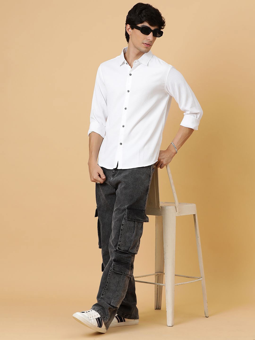 Kotty Men Relaxed Spread Collar Solid Casual Shirt