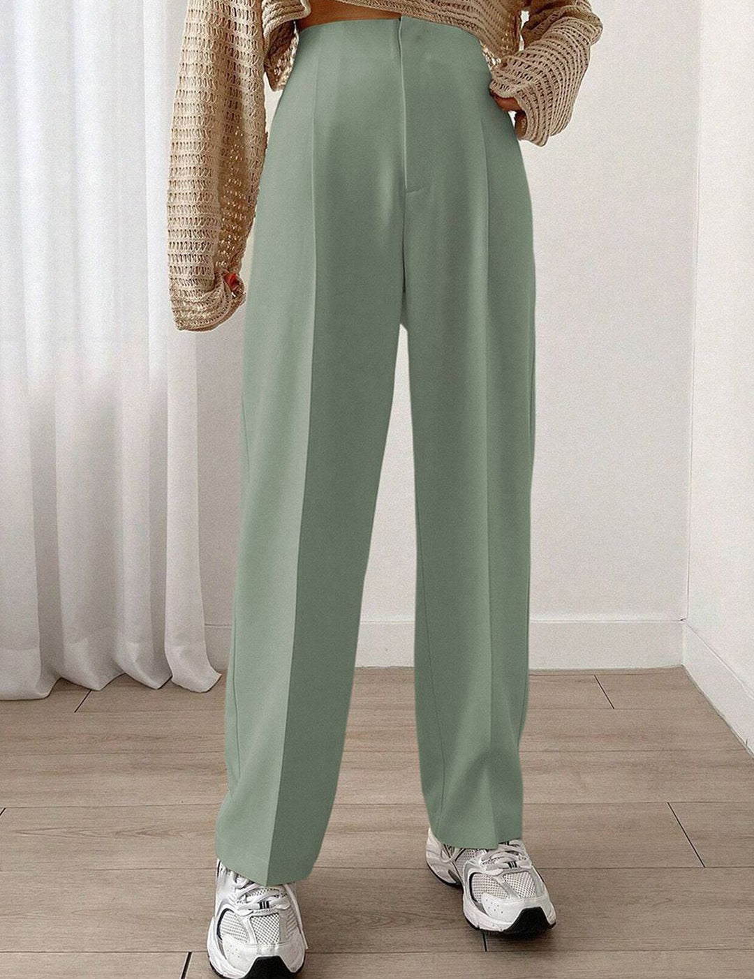 Kotty Women Relaxed Straight Leg High-Rise Pleated Regular Trousers