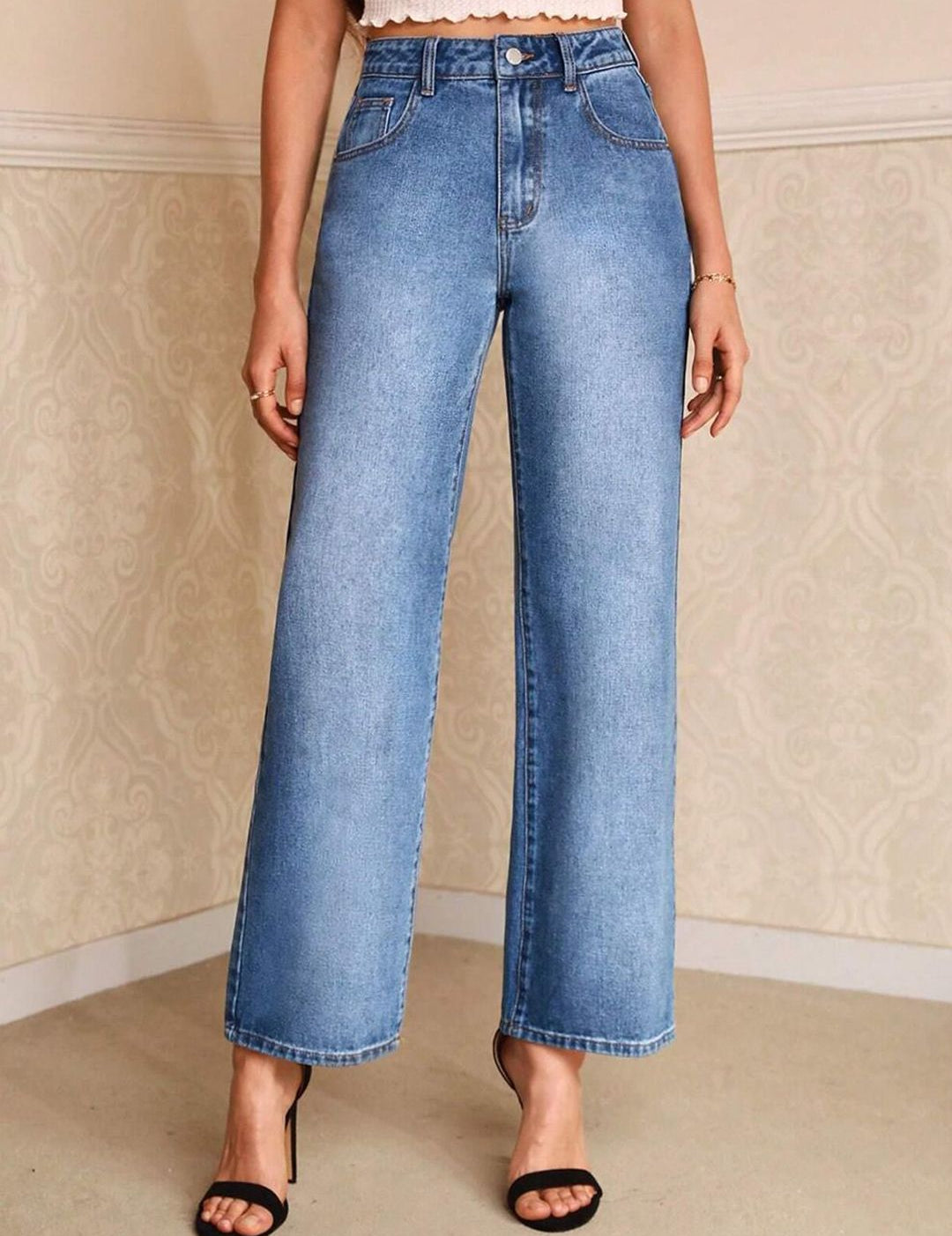 Kotty Women Straight Fit High-Rise Light Fade Stretchable Jeans