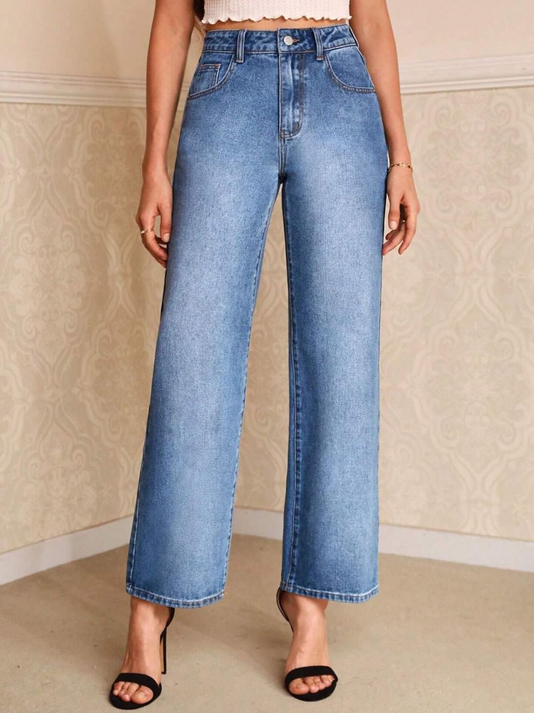 Kotty Women Straight Fit High-Rise Light Fade Stretchable Jeans