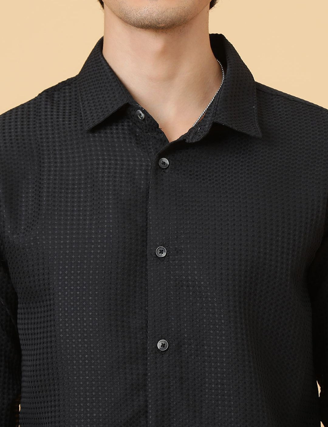 Kotty Men Relaxed Spread Collar Solid Casual Shirt