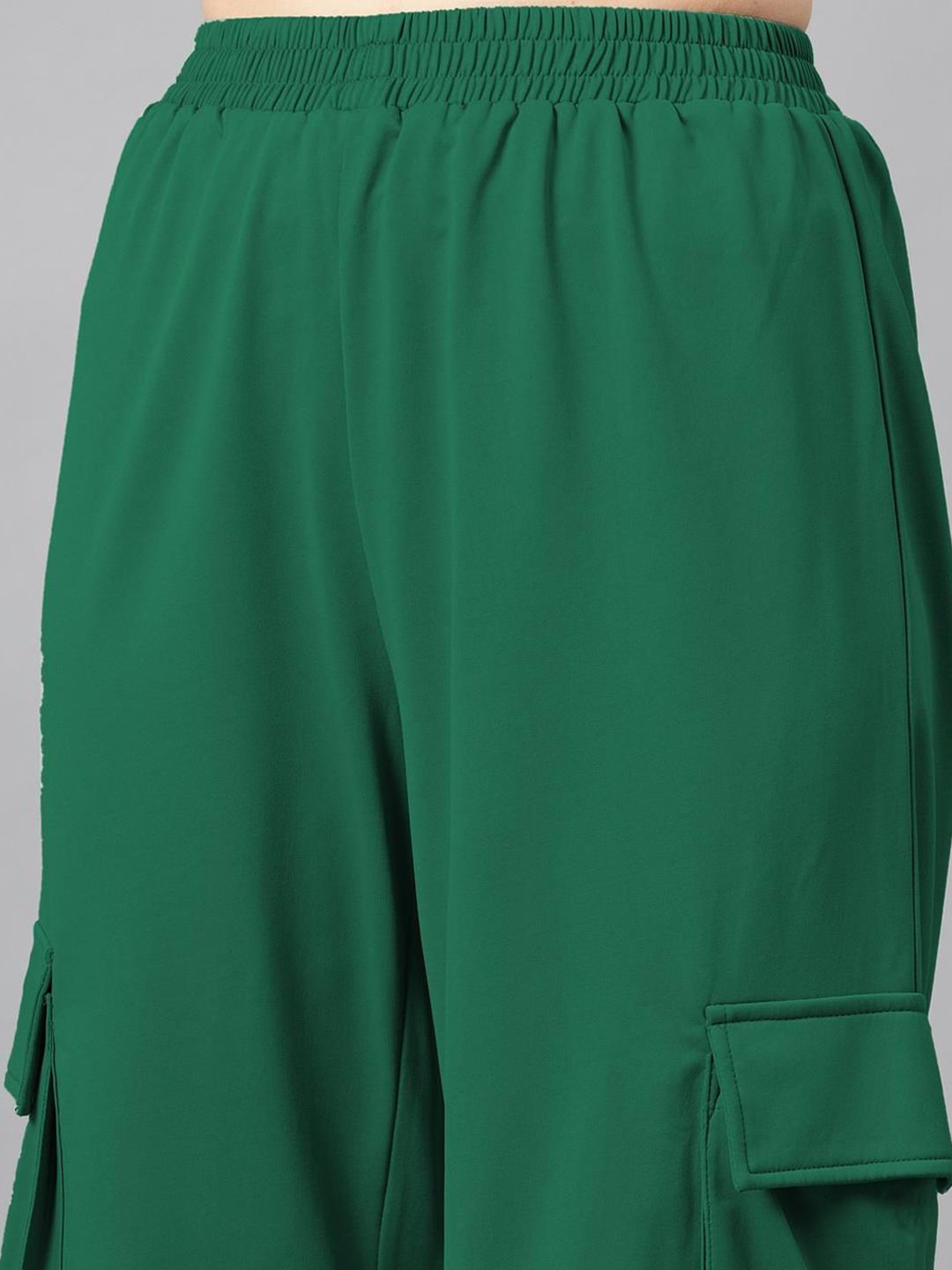 Kotty Green Off-Shoulder Top With Trouser