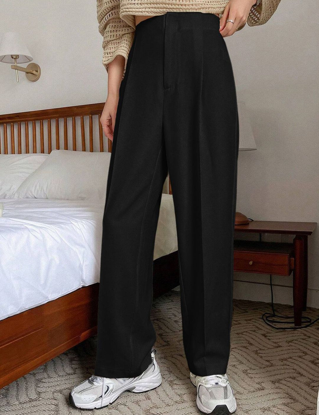 Kotty Women Relaxed Straight Leg Straight Fit High-Rise Pleated Trousers