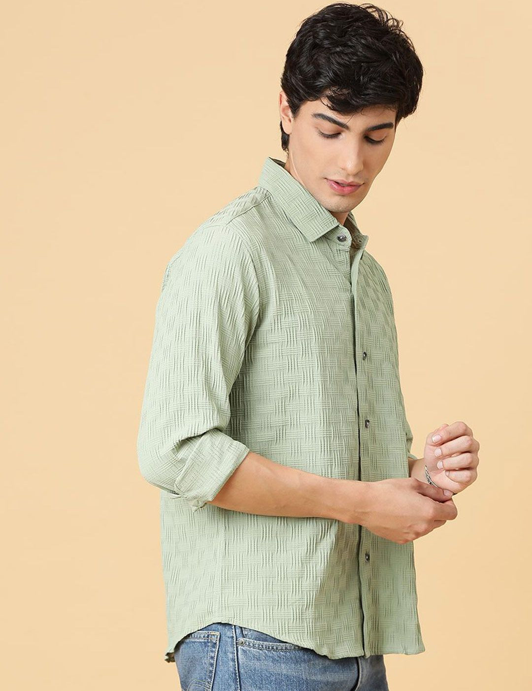 Kotty Men Relaxed Spread Collar Solid Casual Shirt