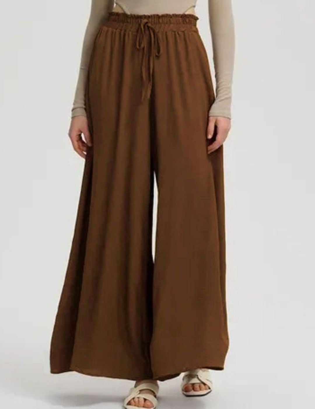 Kotty Women Relaxed High-Rise Wide Leg Trousers