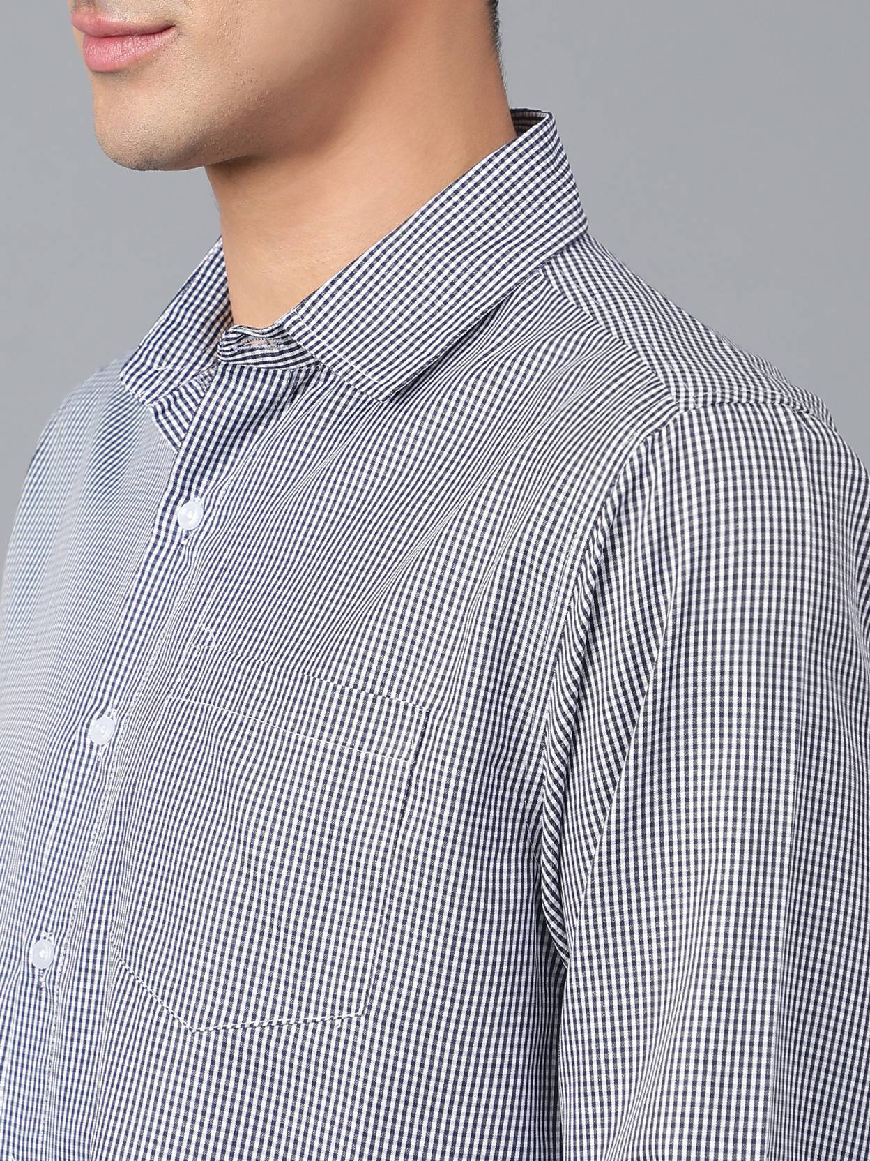 KOTTY  Men Regular Fit Checkered Spread Collar Casual Shirt
