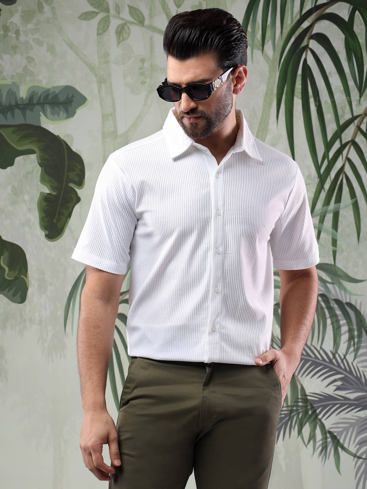 KOTTY  Men Regular Fit Solid Spread Collar Casual Shirt