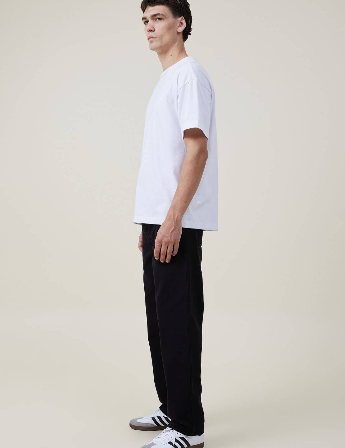 MenRegularMidRiseBlackJeans-3_jpg.jpg