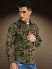Kotty Men Spread Collar Camouflage Printed Denim Jacket