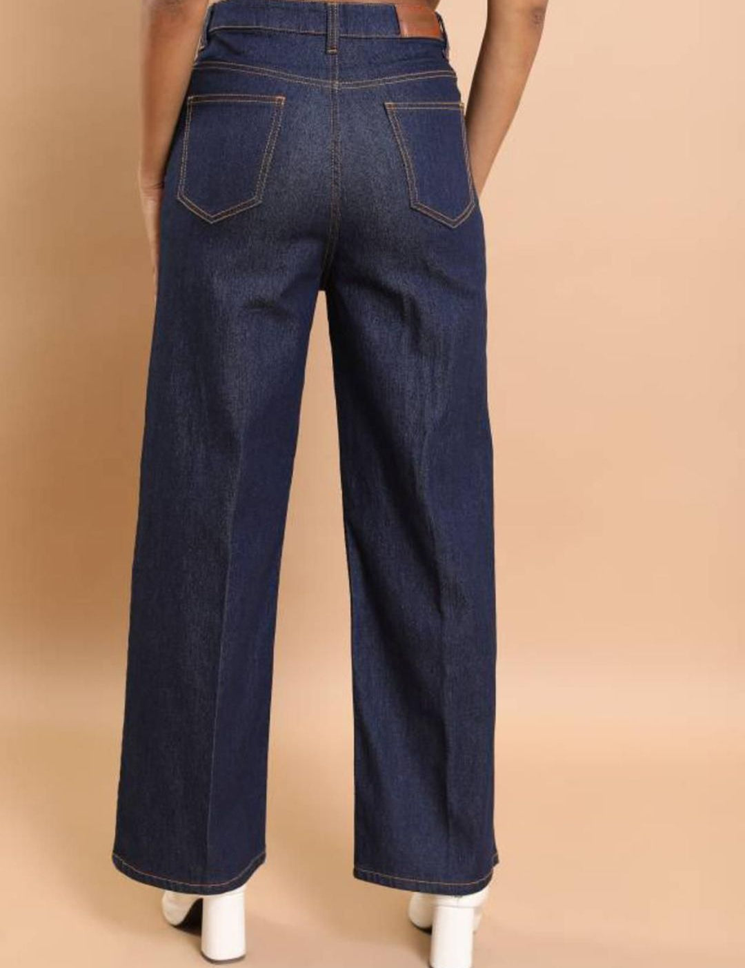 Kotty Women Straight Fit High-Rise Stretchable Jeans