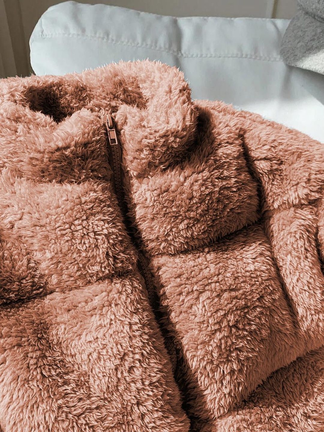 Kotty Women Cozy Double-Sided Teddy Fleece Crop Puffer Jacket