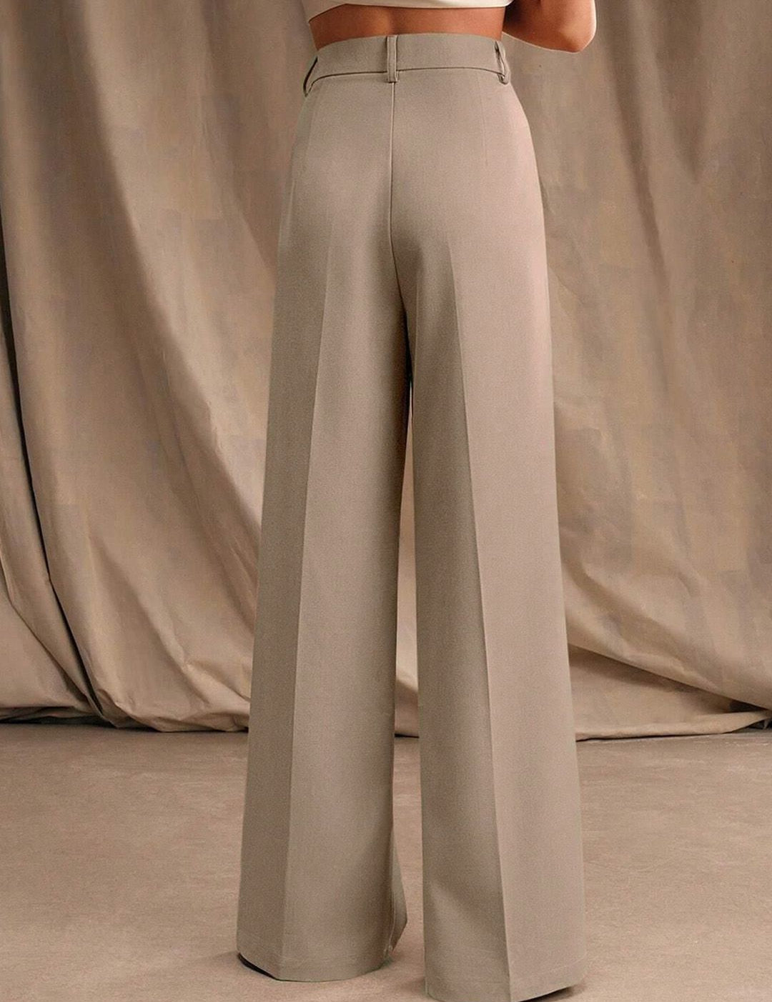 Kotty Women Relaxed Straight Fit Pleated Trousers