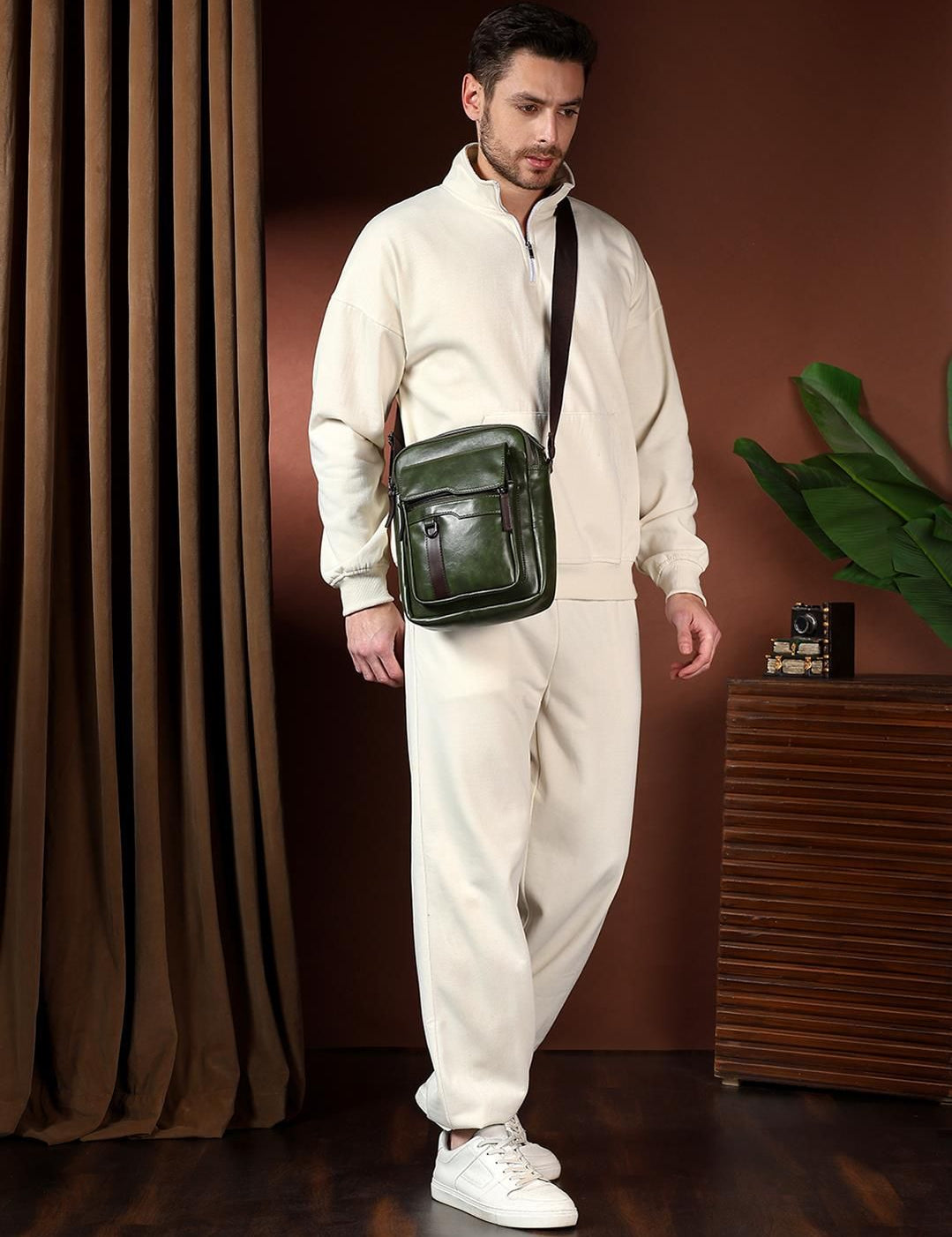 Kotty High Neck Acrylic Sweatshirt With Joggers