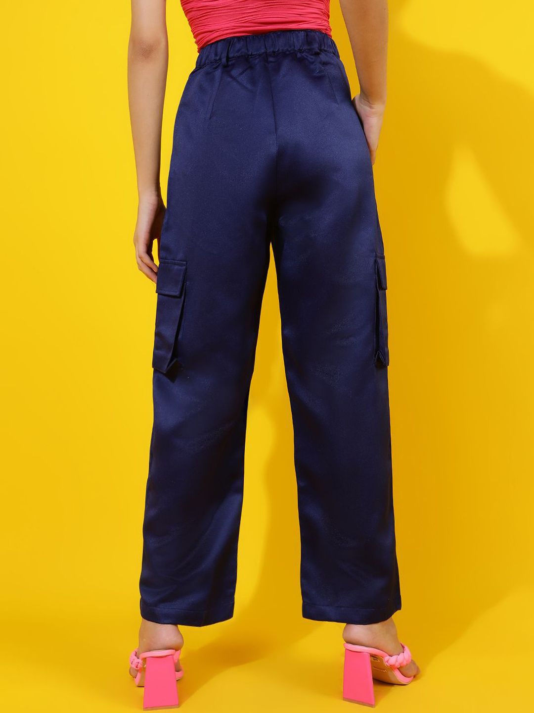 Kotty Women Relaxed Fit High-Rise Solid Cargos Trousers