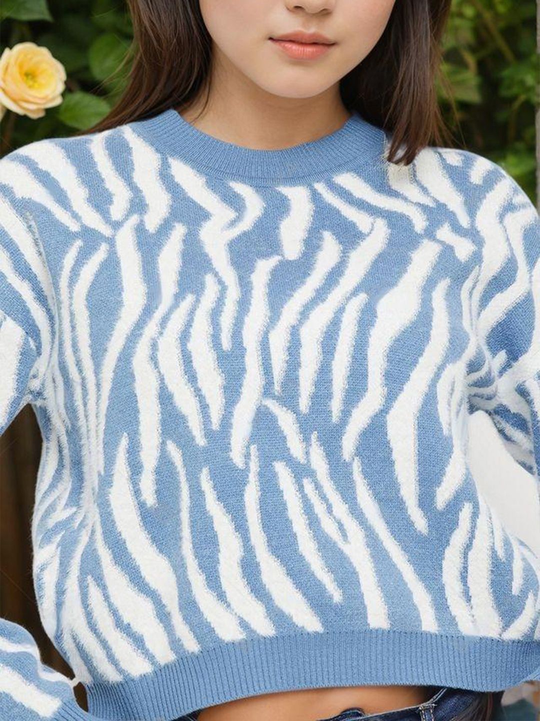 Kotty Women Printed Crop Pullover Sweater