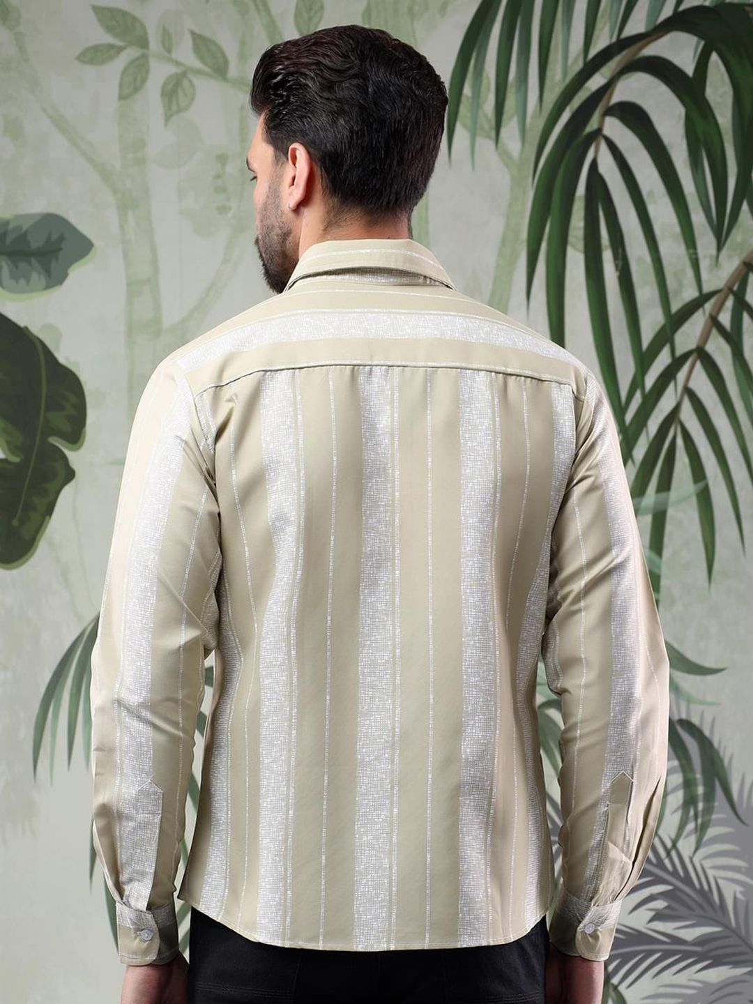 Kotty Men Spread Collar Vertical Striped Casual Shirt