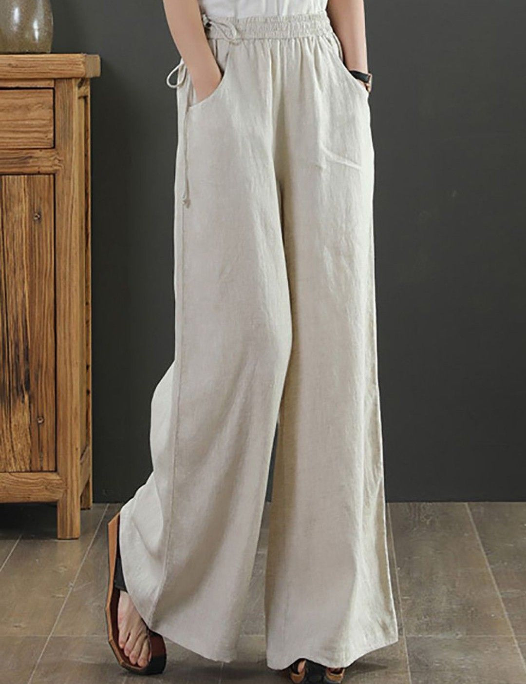 Kotty Women High-Rise Wide Leg Fit Regular Trousers