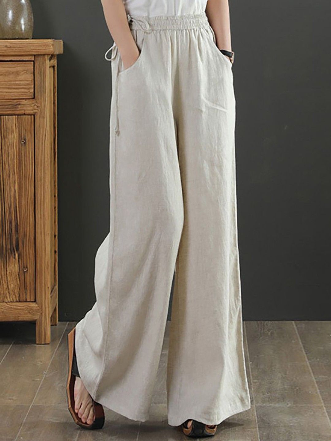 Kotty Women High-Rise Wide Leg Fit Regular Trousers