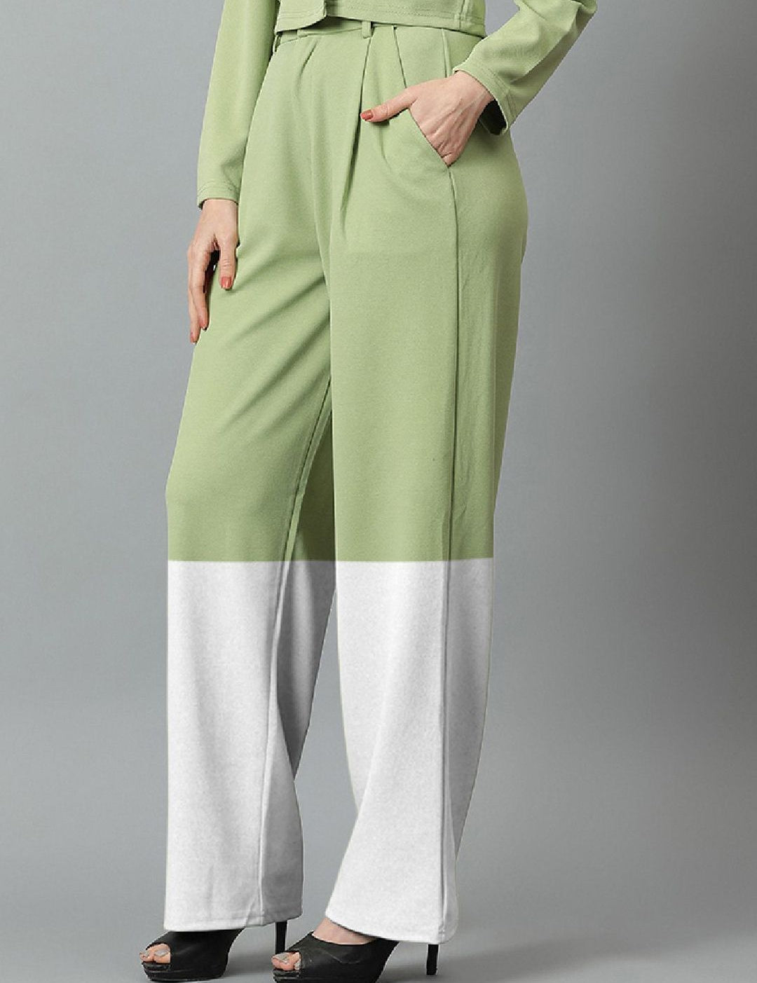 Kotty Women Colourblocked Relaxed Straight Leg Easy Wash Pleated Trousers