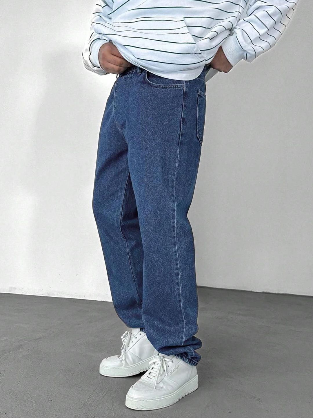 Kotty Men Straight Fit Low-Rise Light Fade Stretchable Jeans