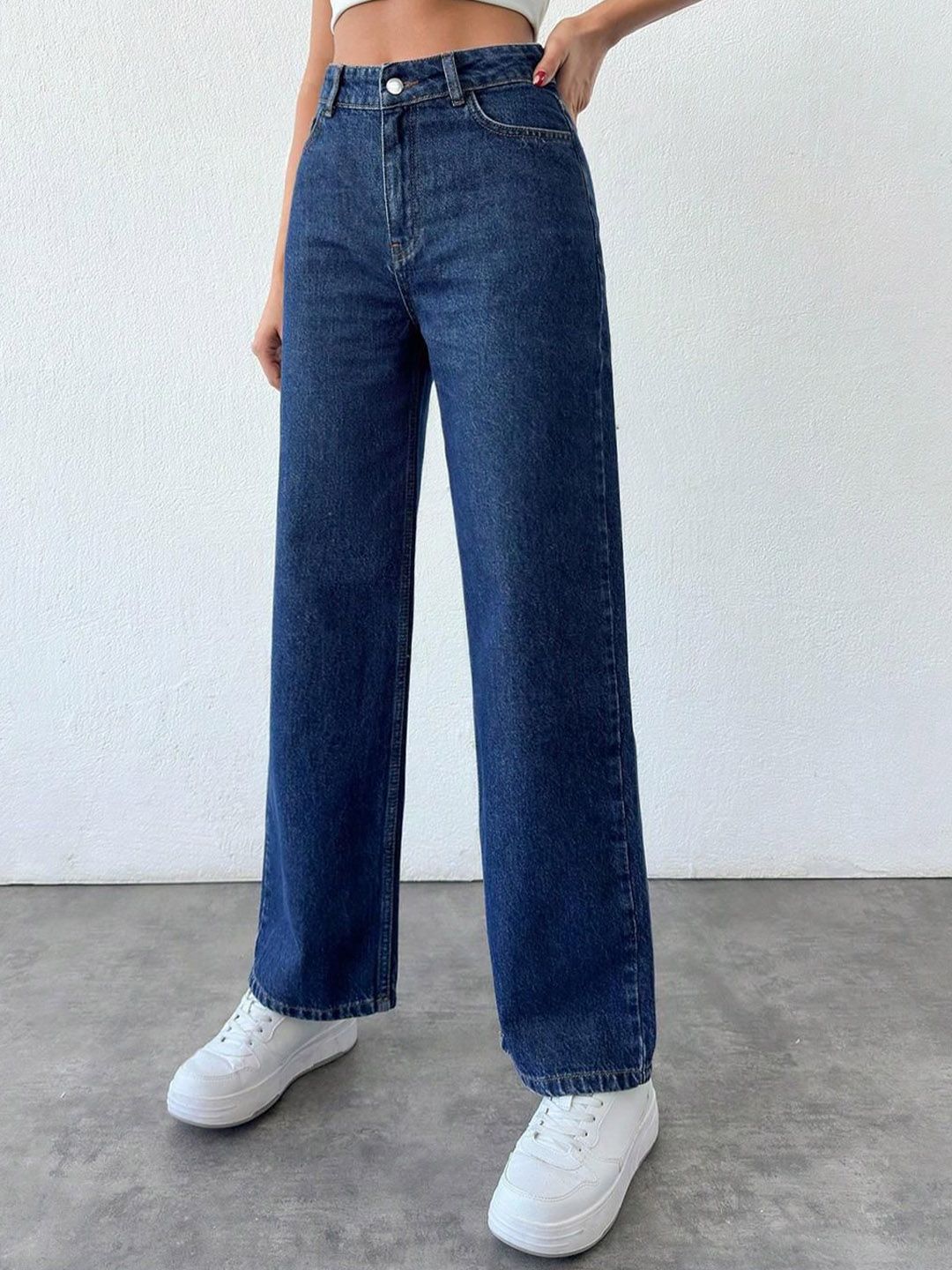 Kotty Women Straight Fit High-Rise Stretchable Jeans