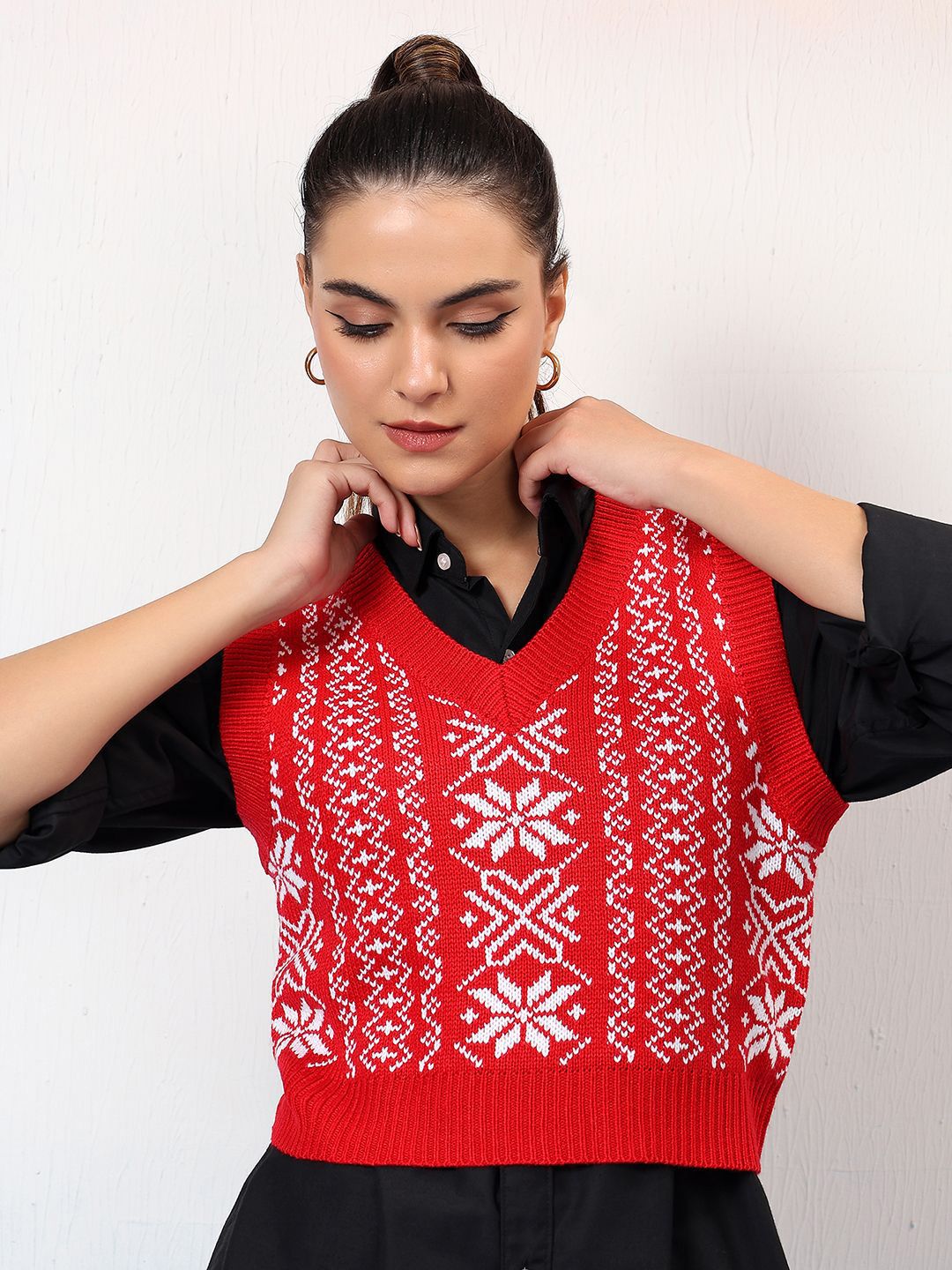 Kotty Women Printed Crop Sweater Vest